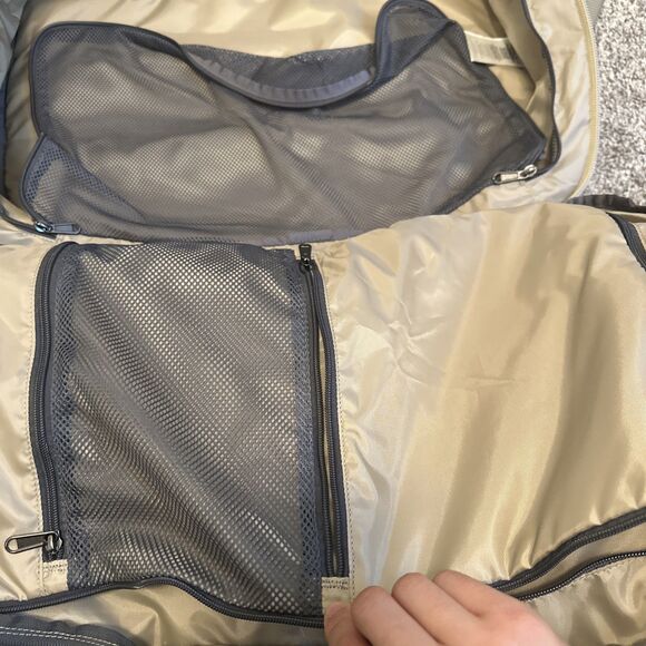 Patagonia Headway MLC 45L Olive Green Backpack Messenger Shoulder Bag Gently Use - Picture 7 of 11